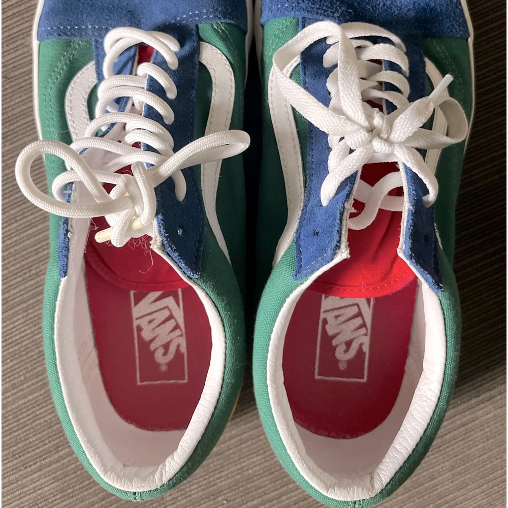 Vans - Picture 3 of 8